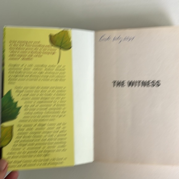 Nora Roberts The Witness novel book romance suspense paperback Best selling - Picture 2 of 4